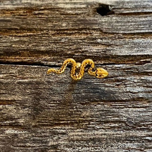 Snake cartilage barbell