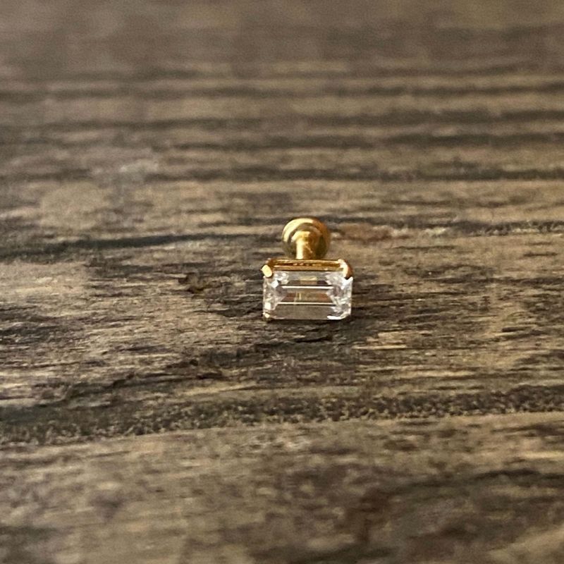 18K solid gold baguette labret