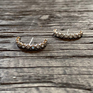 Gold curve earrings
