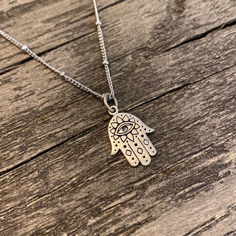 Fatima hand necklac