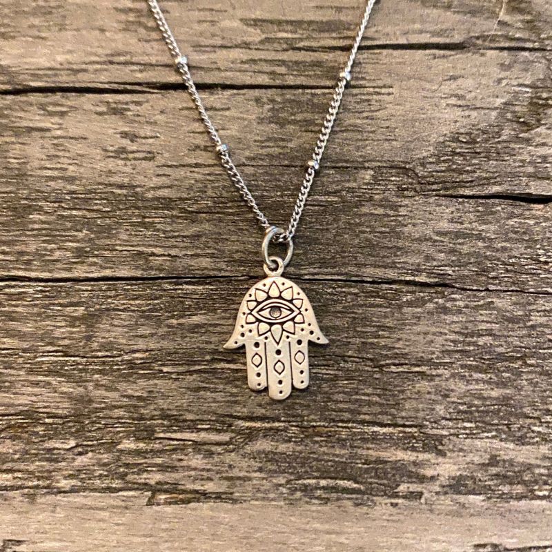 Fatima hand necklac