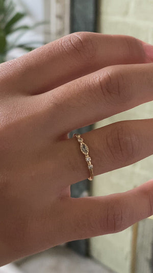 Halo solid gold ring with cubic zirconia