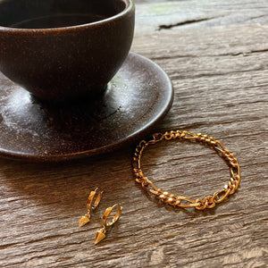Pyramid hoop earrings