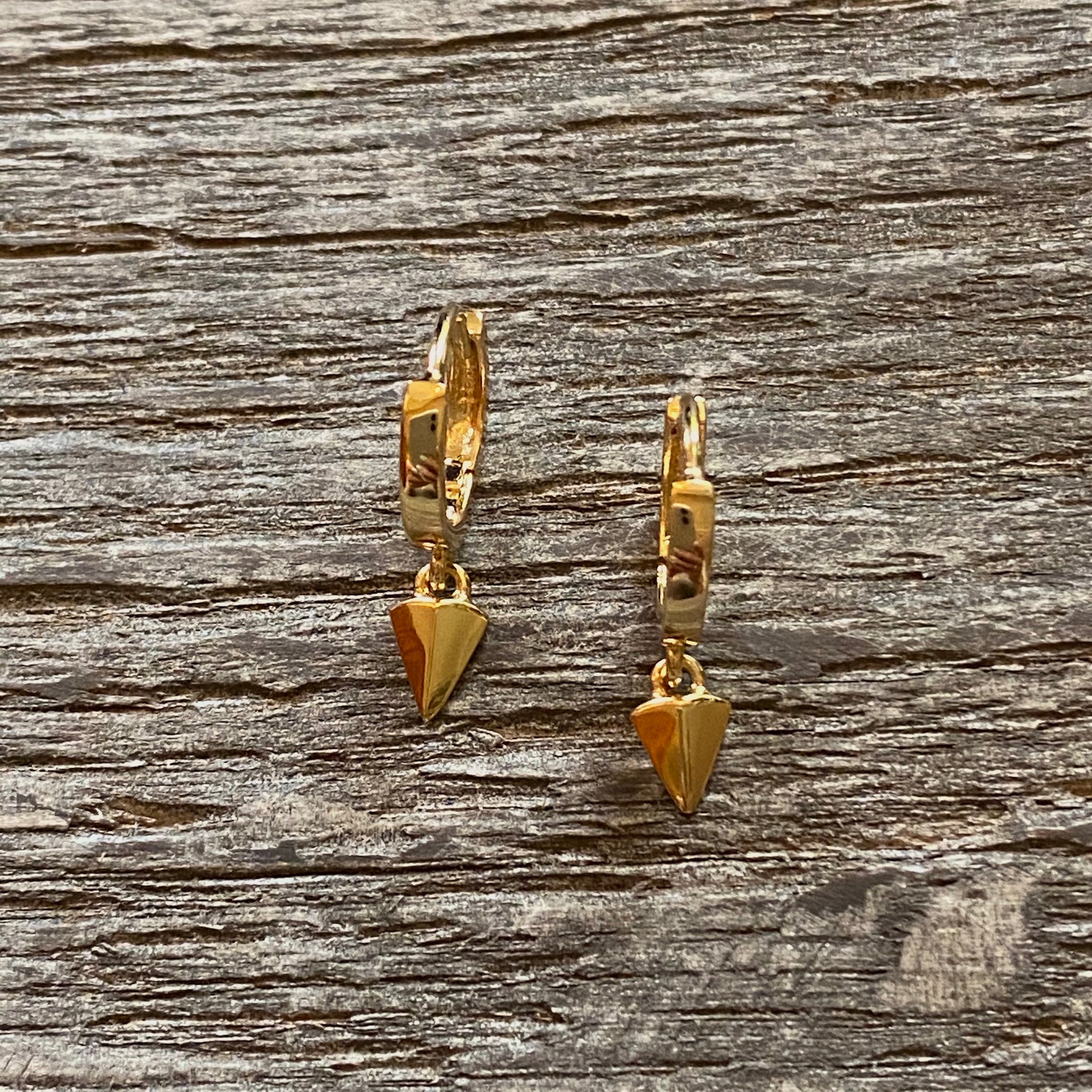 Pyramid hoop earrings