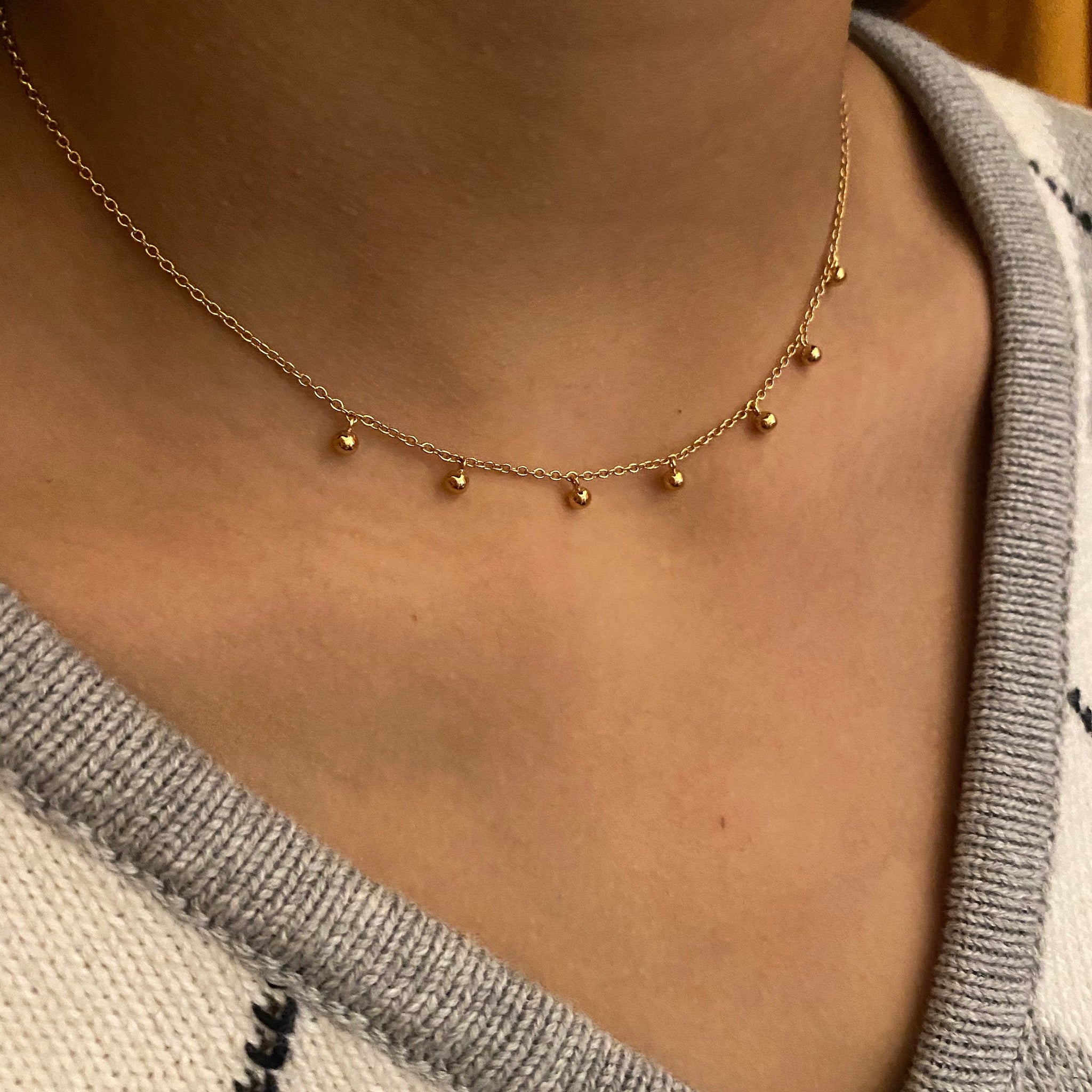 Tiny ball necklace
