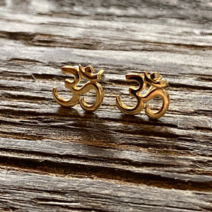Ohm stud earrings
