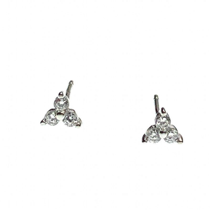 Pyramid stud earring