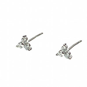 Pyramid stud earring