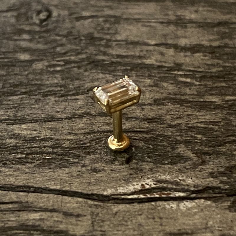 18K solid gold baguette labret