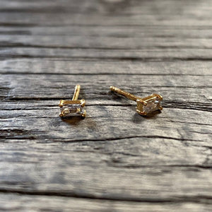 Baguette style gold stud earrings